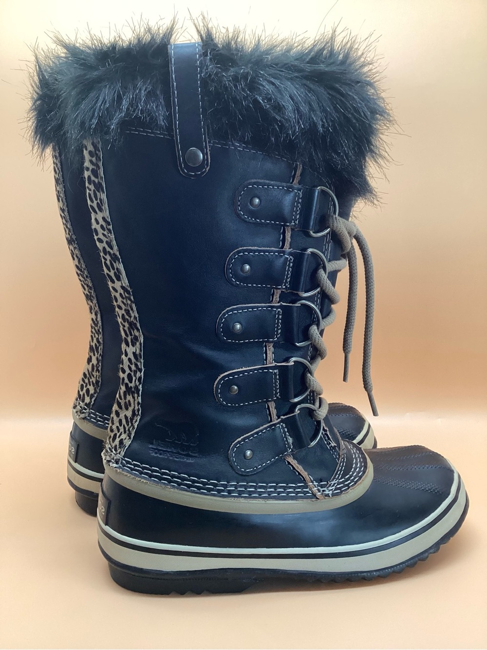 RARE Sorel Joan of Artic Black Leather Winter Boots with Cheetah Print Trim